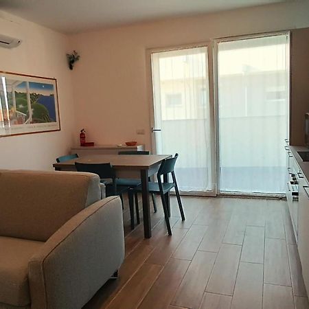 Bilocale A Rho In Classe A Con Garage Exterior photo