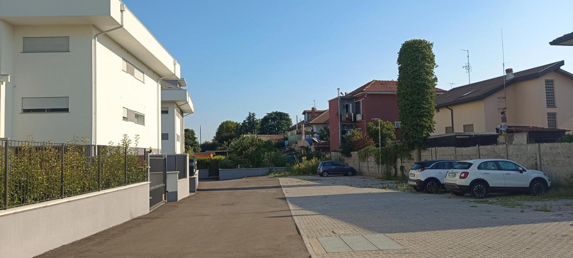 Bilocale A Rho In Classe A Con Garage Exterior photo
